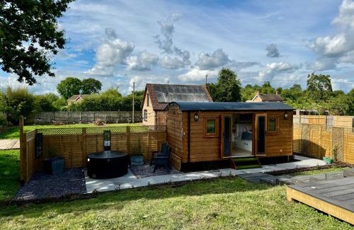 Blaisdon House | Mooffitch Riverview Hut