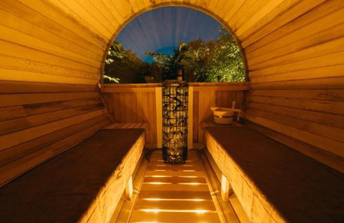 Hakone Hot Springs Villa | moon hakone