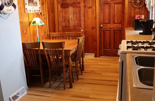 Bellevue Cabin | Moon River Cabins