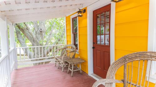 Satin Cabin | Moon River Ranch
