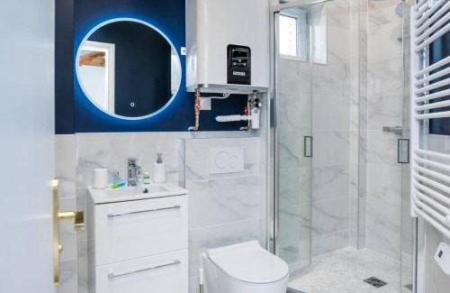 Chatou Apartment | MOONLIGHT - 4 Pers - Wifi