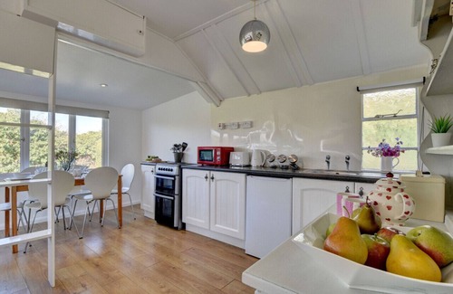 Croyde House | Moonraker - Three Bedroom House, Sleeps 6
