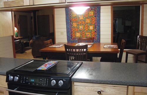 Bayshore House | Moonstruck Mermaid Fenced Yard Pet Friendly Ocean View Hot Tub Wifi Prem Cable
