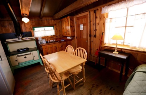 Clark Cabin | Moose Cabin - Cozy rustic cabin near Steamboat Lake