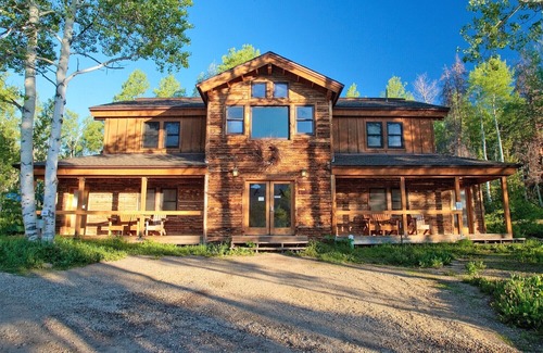 Clark Cabin | Moose Cabin - Cozy rustic cabin near Steamboat Lake