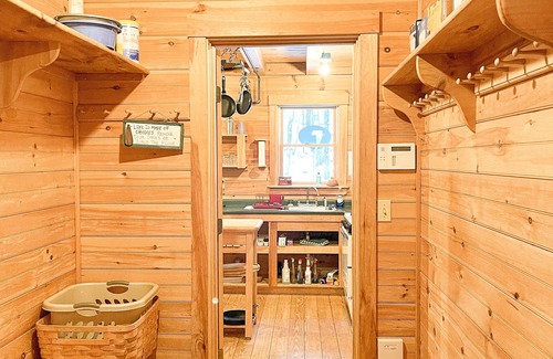 Rockwood Cabin | Moose River Escape-NEW for 2023 Whole house generator and FAST Starlink internet