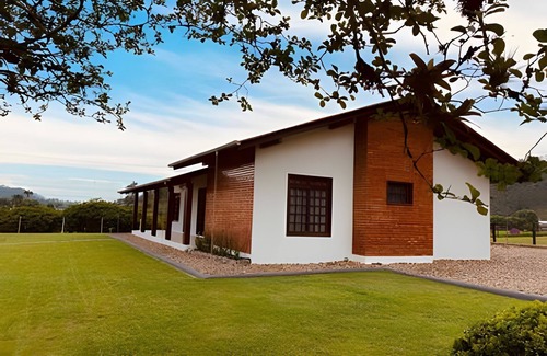 Doutor Pedrinho House | Morada Das Cerejeiras - Espaçosa e Ideal para Pets