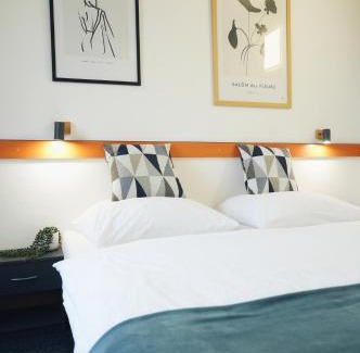Uherske Hradiste Hotel | Morava 308 manželská postel a třetí lůžko Uherské Hradiště Šafaříkova 855
