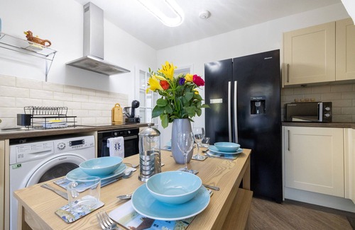 Slyne Cottage | Morecambe Bay 2-Bed Cottage Hot Tub/Jacuzzi/Sauna