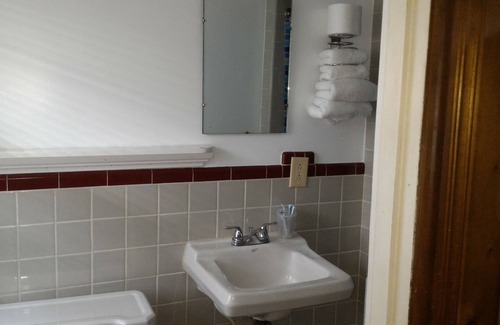 Paris Hotel | Morley Motel