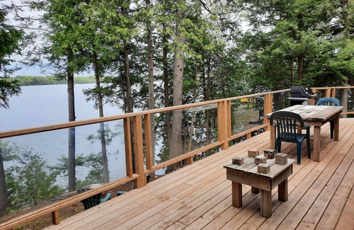 Central Frontenac Cottage | Morning Glory on the Lake: Escape to Serenity