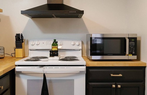 Berea Apartment | "Morning View 3” Cozy Modern Stay - College/Hiking