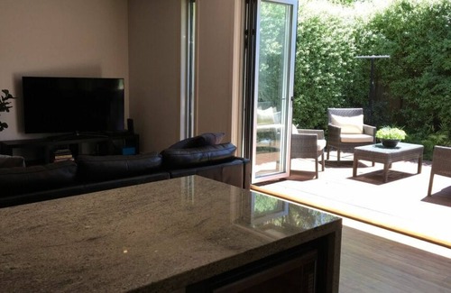 Mornington House | Mornington Town House near the Beach