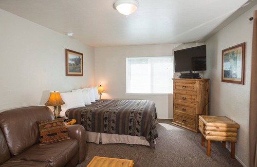 Merlin Cabin | Morrison's Rogue River Lodge