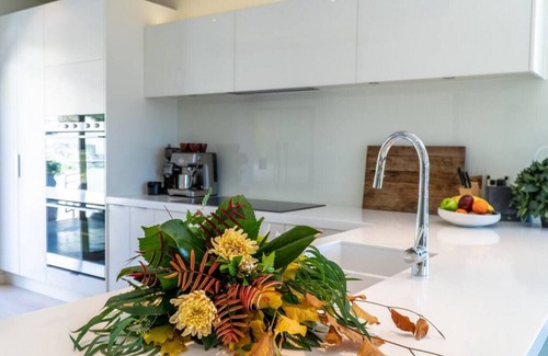 Wanaka House | Morrows Mead | Easy walk to Lake Wanaka | Spa pool