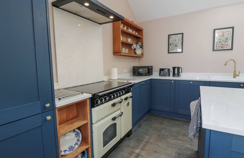 Thornhill Cottage | MORTON MAINS STEADING COTTAGE, pet friendly in Thornhill