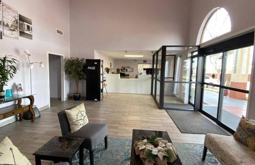 New Boston Hotel | Motel ∙ 127 guests