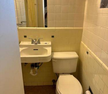 Alamo Heights Hotel | Motel ∙ 2 guests