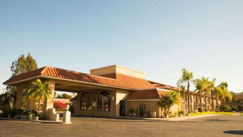 Anaheim Hills Hotel | Motel 6 - Anaheim Hills, CA