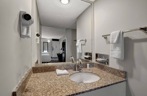 Brooks Hotel | Motel 6 Brooks, AB