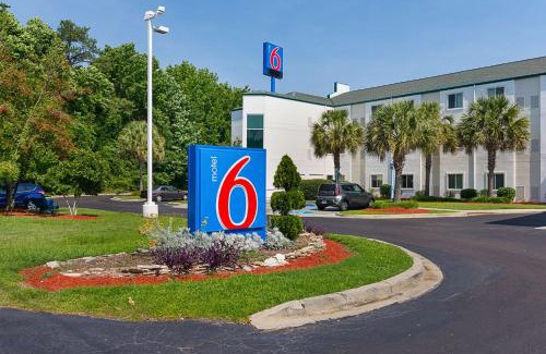 Dentsville Hotel | Motel 6-Columbia, SC - Fort Jackson Area