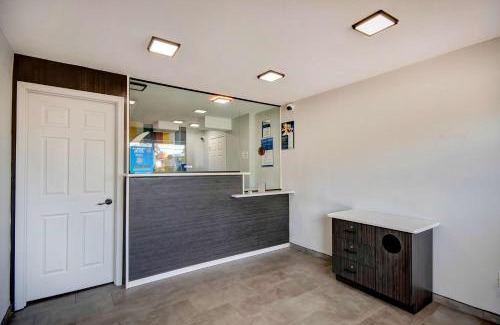 Clintonville Hotel | Motel 6 Columbus OH - OSU North