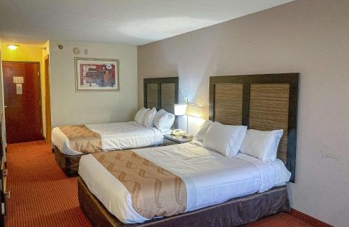 Elkhart Hotel | Motel 6 Elkhart, IN