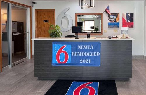 Fond du Lac Hotel | Motel 6-Fond Du Lac, WI