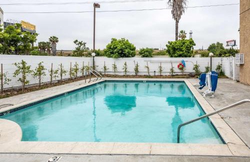 Harbor Hotel | Motel 6-Gardena, CA - South