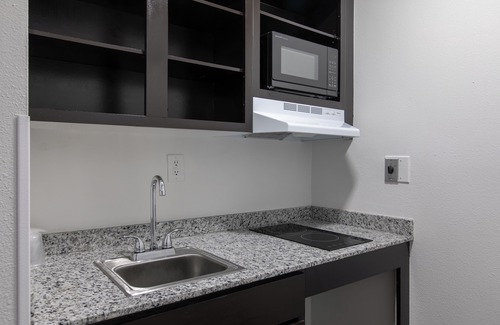 Conestee Hotel | Motel 6 Greenville, SC - I-85 Near Downtown