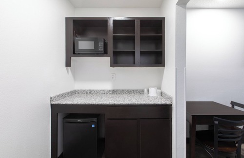 Conestee Hotel | Motel 6 Greenville, SC - I-85 Near Downtown