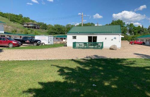 Minnedosa Hotel | Motel ∙ 6 guests
