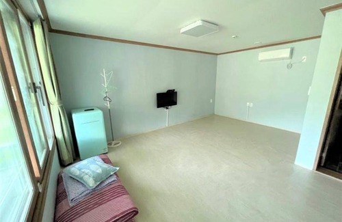 Jindo-gun House | Motel ∙ 6 guests