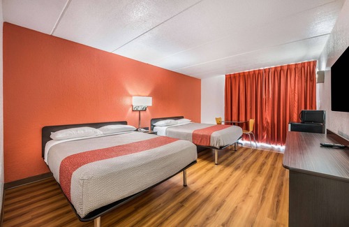 Henderson Hotel | Motel 6 Henderson, TX