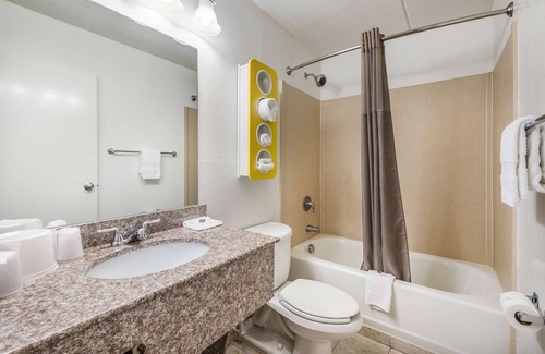 Henderson Hotel | Motel 6 Henderson, TX
