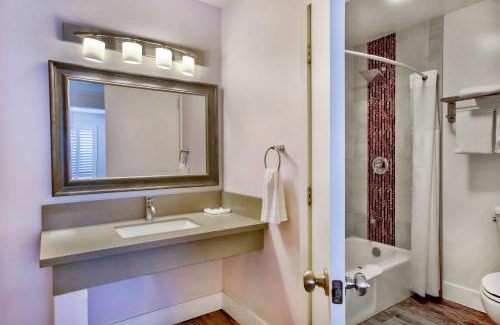 Inglewood Hotel | Motel 6-Inglewood, CA