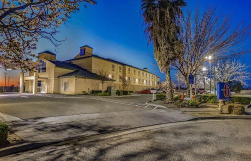 Lemoore Hotel | Motel 6-Lemoore, CA