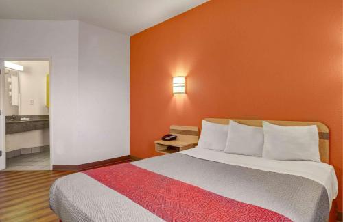 Lemoore Hotel | Motel 6-Lemoore, CA