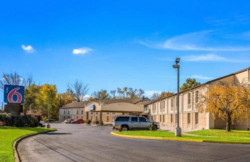 Levittown Hotel | Motel 6-Levittown, PA - Bensalem