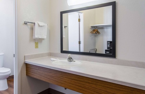 Madras Hotel | Motel 6 Madras, OR