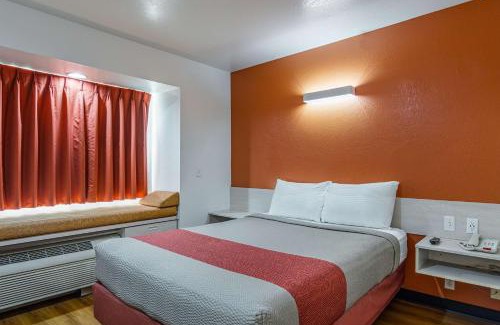 Krebs Hotel | Motel 6-Mcalester, OK