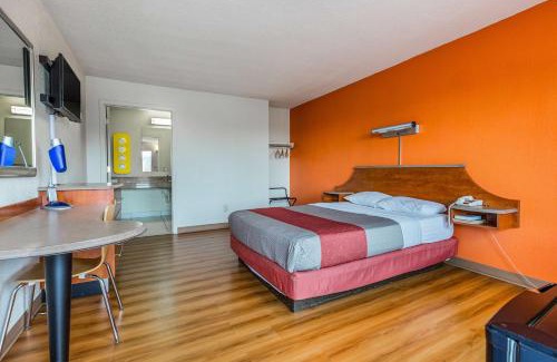 Mount Vernon Hotel | Motel 6-Mount Vernon, IL