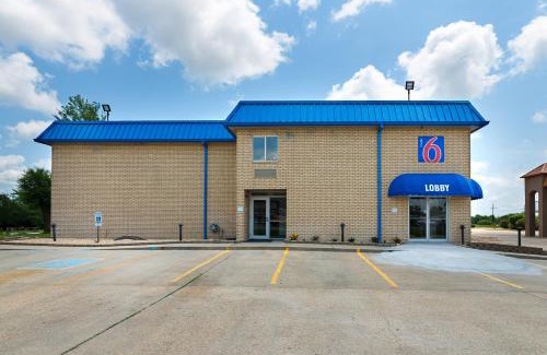 New Iberia Hotel | Motel 6-New Iberia, LA