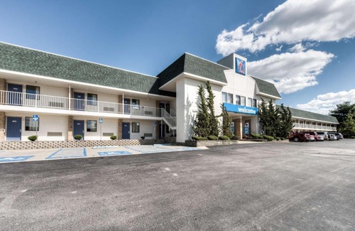 Niantic Hotel | Motel 6-Niantic, CT - New London