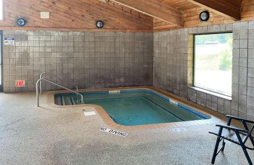 Norway Hotel | Motel 6 Norway MI