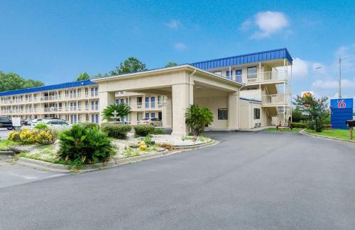 Eden Hotel | Motel 6-Pooler, GA - Savannah Airport