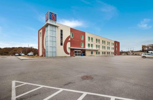 Poplar Bluff Hotel | Motel 6 Poplar Bluff, MO