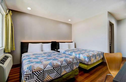 Port Allen Hotel | Motel 6-Port Allen, LA - Baton Rouge