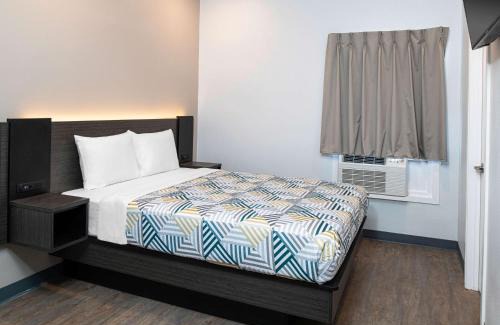 Central San Pedro Hotel | Motel 6 San Pedro, CA Port of Los Angeles