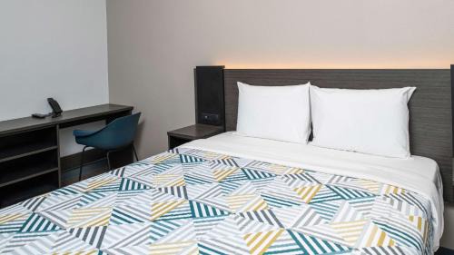 Central San Pedro Hotel | Motel 6 San Pedro, CA Port of Los Angeles